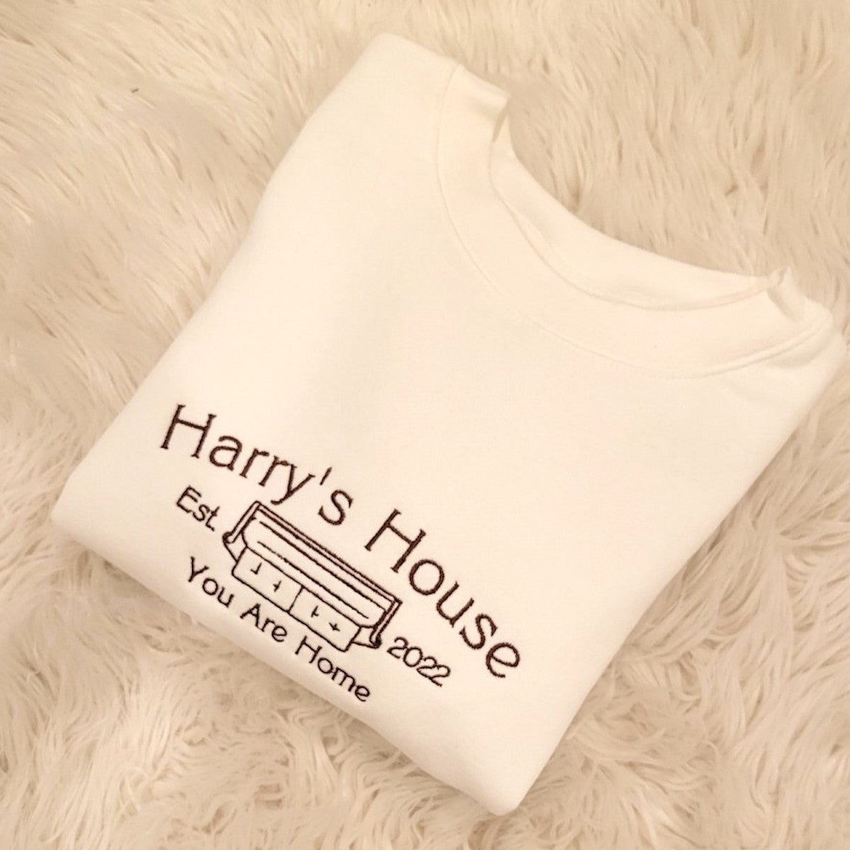 Harrys House Embroidered Crewneck Xs / White Sweater